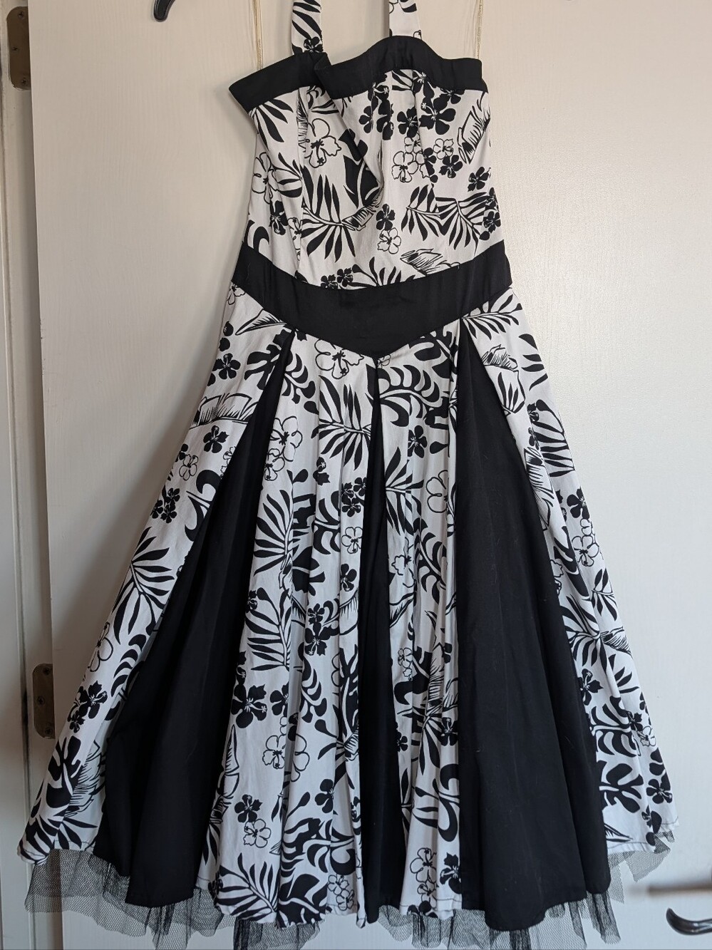 Vintage Look Halter Dress